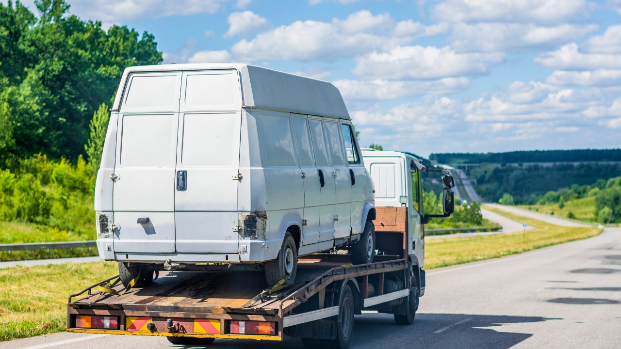 Benefits of Flatbed Recovery Service in Dubai UAE